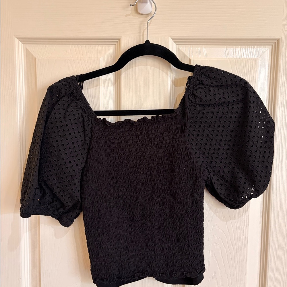 GAP Black Eyelet Puff Sleeve Smocked Crop Top Size Small